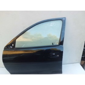 Porta frente esquerda Opel Corsa B 5 portas 1997