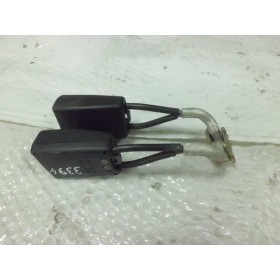 Mascotes dos cintos centrais do banco trás duplo Skoda Fabia 1.4 gasolina 2002