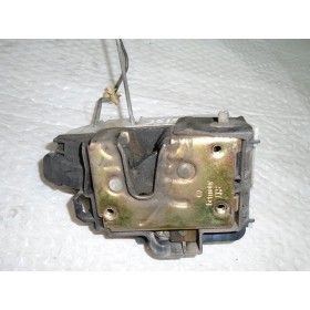 Fecho automático porta trás esquerda Volkswagen Polo 5 portas 1997